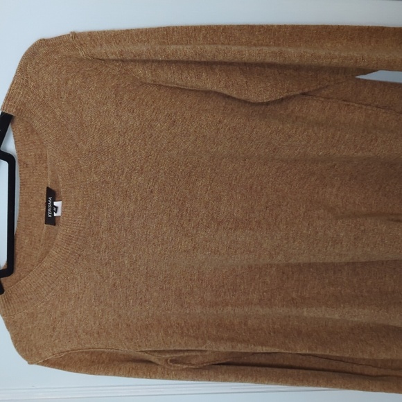 Kerisma Sz M Gold Colored Long Sleeve Knit Top with High Low Bottom - Picture 2 of 6